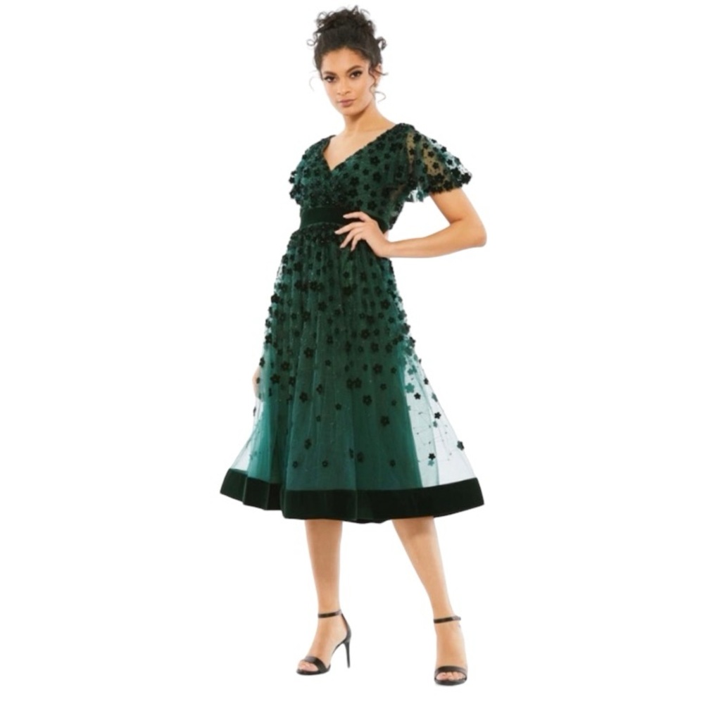 Mac Duggal Elegant Velvet Floral Cocktail Dress Illusion Neck Sz 8 Emerald